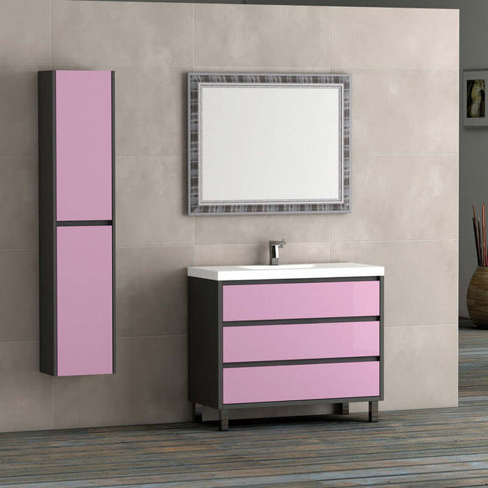 Columna de baño modelo Verona en un baño moderno con acabado lacado en rosa y gris.